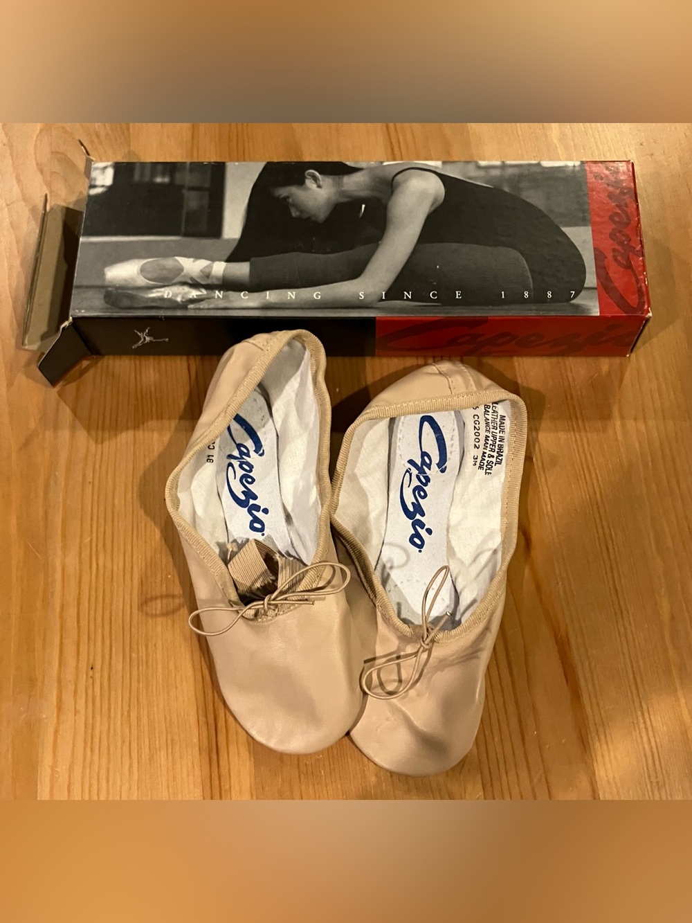 NEW Capezio SplitSole Nude/Beige Leather Ballet Slippers CG2002 Size 3M